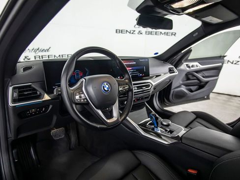 Used 2023 BMW i4 eDrive35 RWD image 17