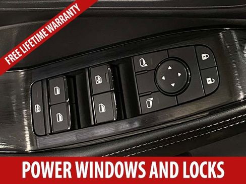 Used 2025 Nissan Rogue SV FWD image 9