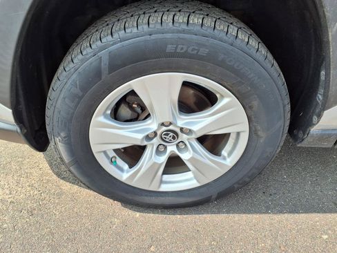 Used 2019 Toyota RAV4 XLE w/ Convenience Package image 21