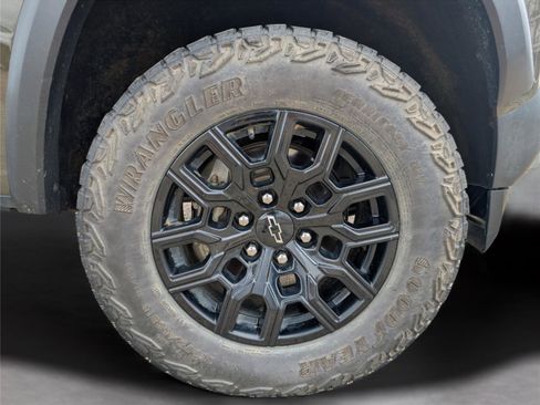 Used 2024 Chevrolet Colorado Trail Boss w/ Advanced Trailering Package image 40