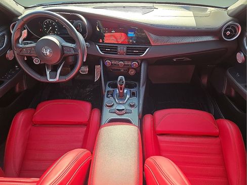 Used 2024 Alfa Romeo Giulia Veloce image 19