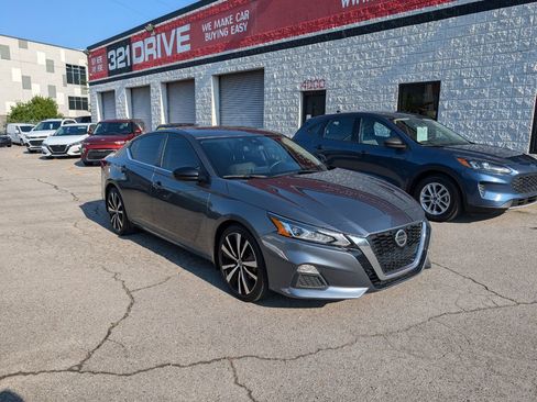 Used 2022 Nissan Altima 2.5 SR image 4