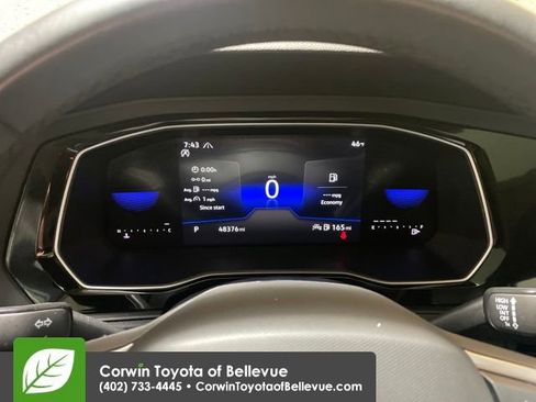 Used 2024 Volkswagen Jetta SE image 9