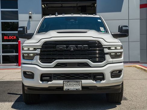 New 2026 RAM 2500 Laramie AWD/4WD image 2