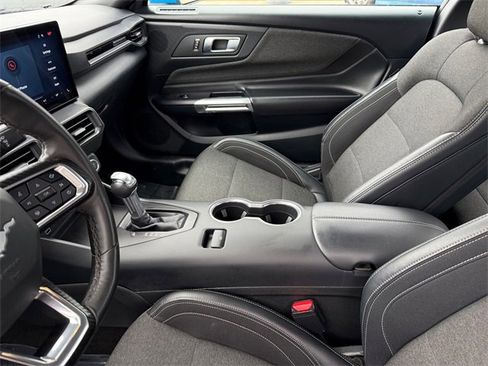 Used 2024 Ford Mustang Coupe image 9