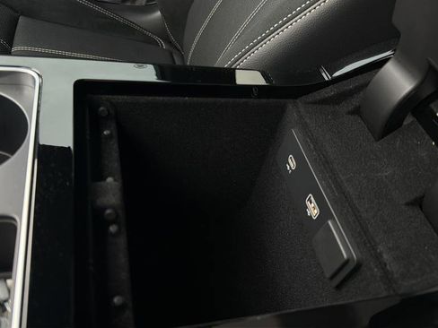 Used 2022 Land Rover Range Rover Velar R-Dynamic S image 27