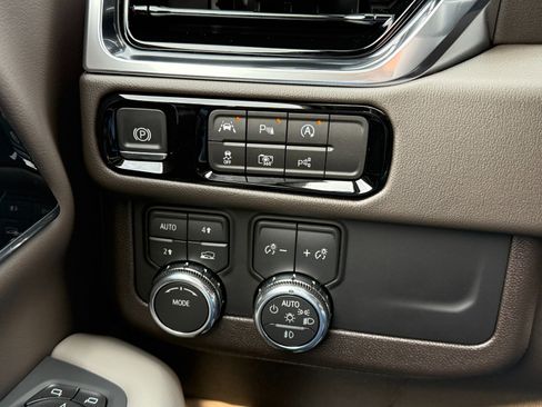 New 2026 GMC Yukon Elevation image 33