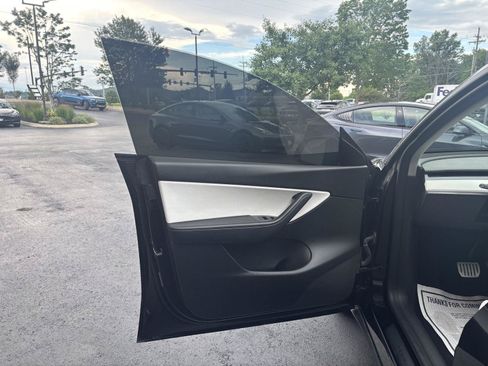 Used 2022 Tesla Model Y Performance AWD/4WD image 25