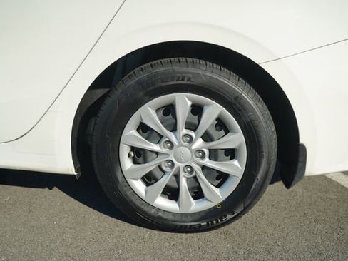 Used 2024 Kia Forte LX image 39