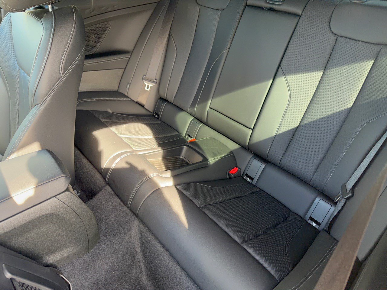 Used 2022 BMW 230i Coupe w/ Convenience Package RWD image 25