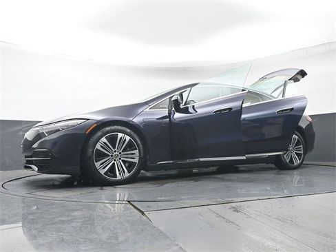 Used 2022 Mercedes-Benz EQS 580 4MATIC Sedan image 48
