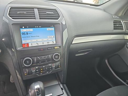 Used 2019 Ford Explorer XLT w/ Equipment Group 201A image 25