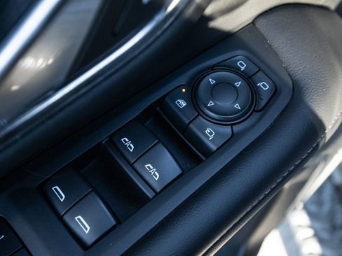 Used 2022 Chevrolet Tahoe Z71 w/ Luxury Package image 26