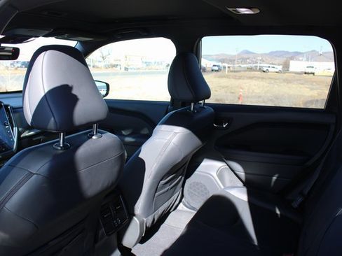 Used 2025 Subaru Forester Limited image 17