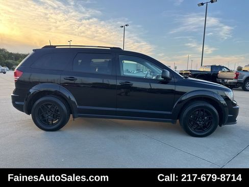 Used 2019 Dodge Journey SE image 23