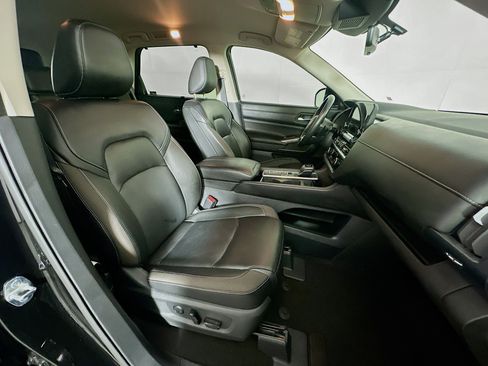 Used 2024 Nissan Pathfinder SL FWD image 34