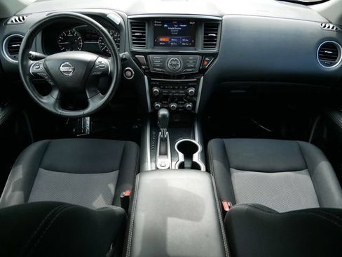 Used 2019 Nissan Pathfinder SV AWD/4WD image 13