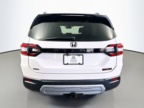 Used 2024 Honda Pilot TrailSport image 6
