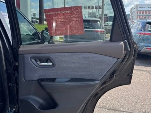 Certified 2023 Nissan Rogue SV AWD/4WD image 18