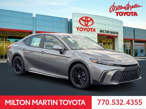 New 2026 Toyota Camry SE FWD image 1