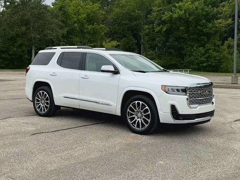 Used 2023 GMC Acadia Denali w/ Denali Ultimate Package AWD/4WD image 2