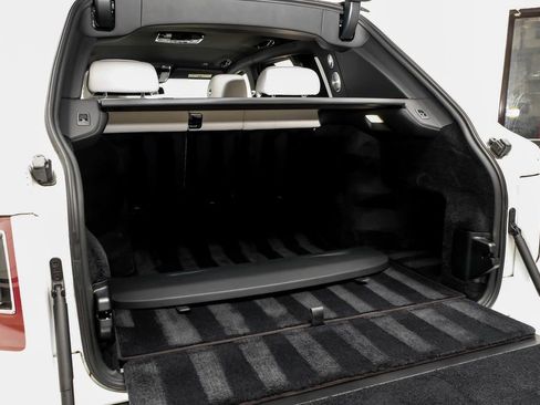 Used 2022 Rolls-Royce Cullinan Black Badge AWD/4WD image 48