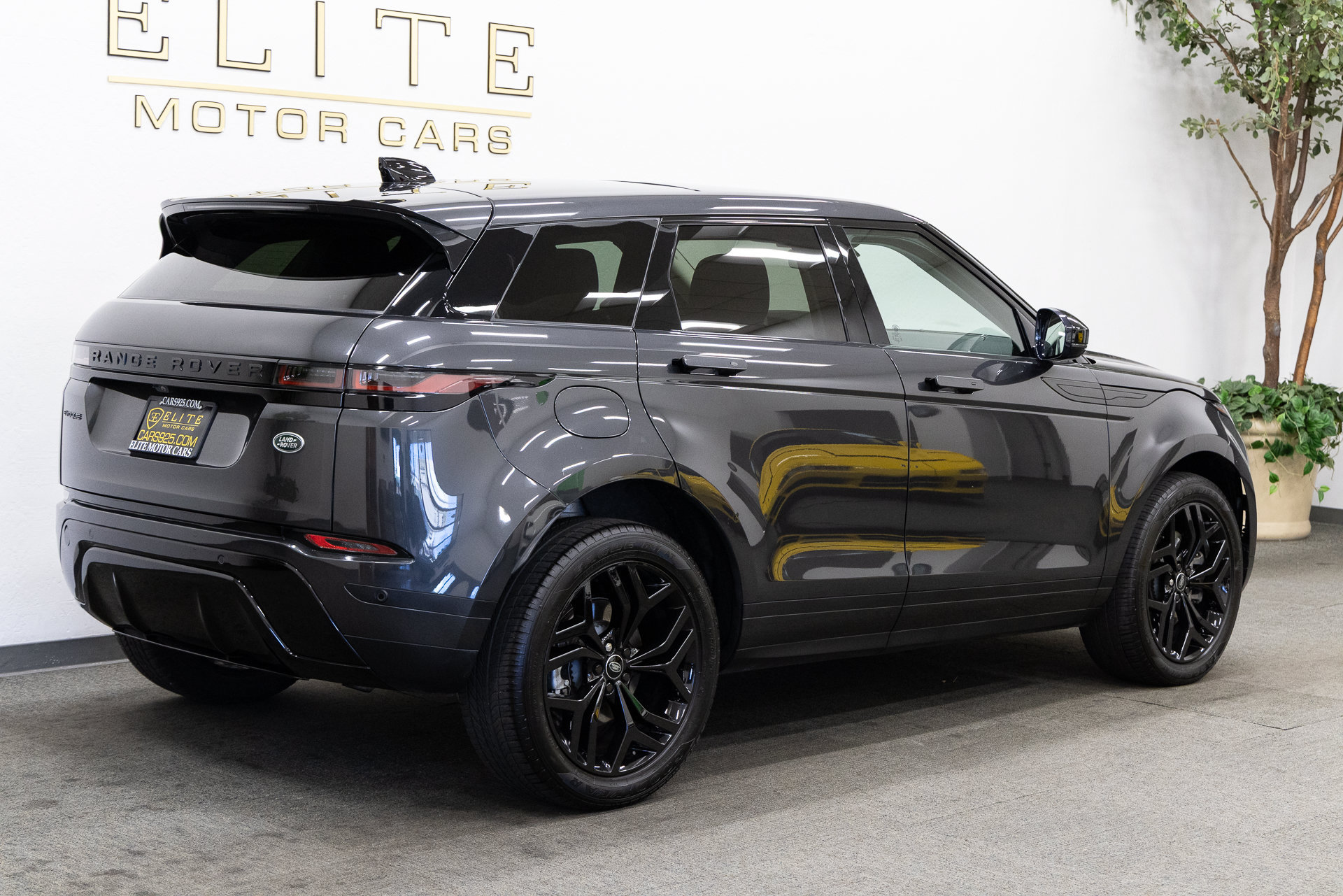 Used 2022 Land Rover Range Rover Evoque SE AWD/4WD image 11