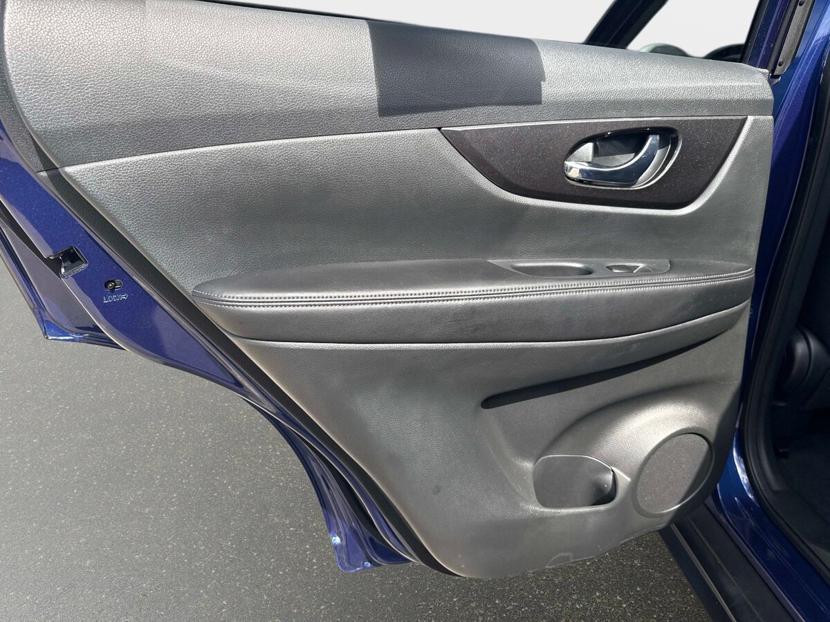 Used 2019 Nissan Rogue S w/ Special Edition Package FWD image 10
