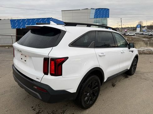 Certified 2023 Kia Sorento S w/ Panoramic Sunroof Package image 6