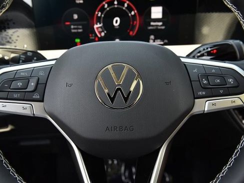 New 2026 Volkswagen Tiguan SE AWD/4WD image 18