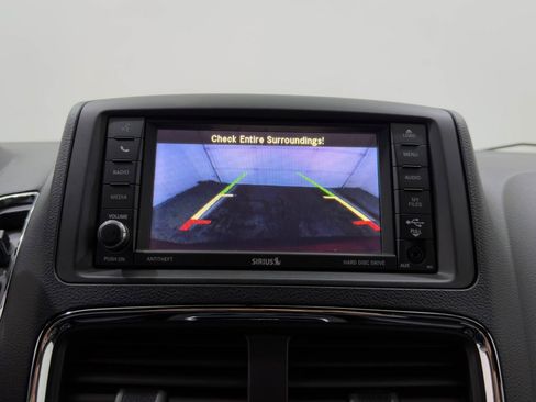 Used 2014 Dodge Grand Caravan SXT image 36