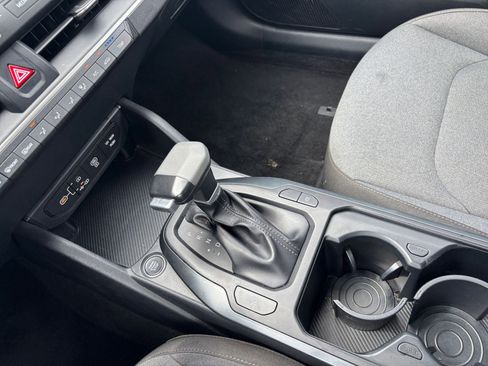 Used 2025 Kia K4 FWD image 40