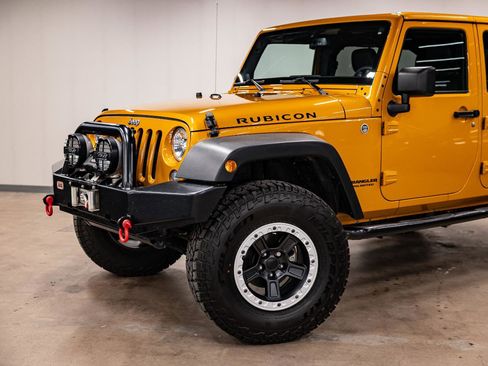 Used 2014 Jeep Wrangler Unlimited Rubicon w/ Connectivity Group image 18