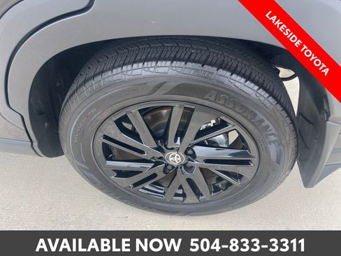 Used 2025 Toyota Corolla Cross AWD Hybrid image 12