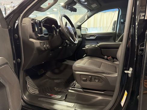 Used 2024 Chevrolet Silverado 1500 LT image 4