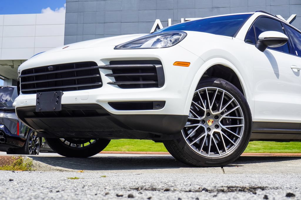 Used 2023 Porsche Cayenne AWD/4WD image 2
