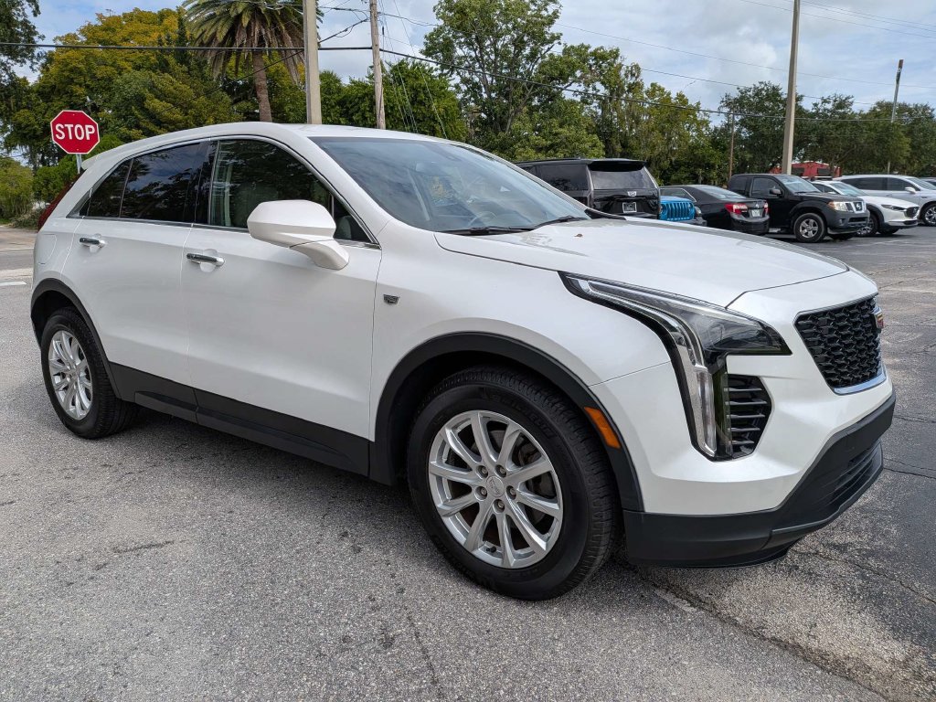 Certified 2019 Cadillac XT4 Luxury FWD image 2
