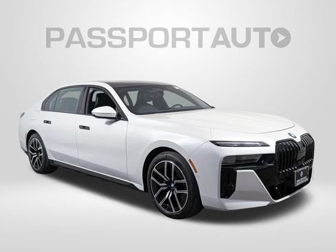 Certified 2024 BMW 760i xDrive AWD/4WD image 11