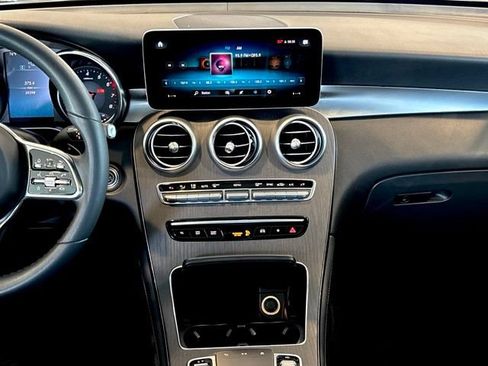 Used 2020 Mercedes-Benz GLC 300 image 25