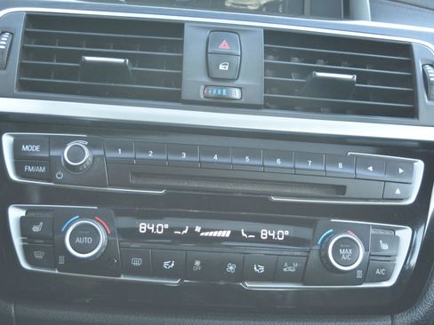 Used 2018 BMW 330i Sedan image 18