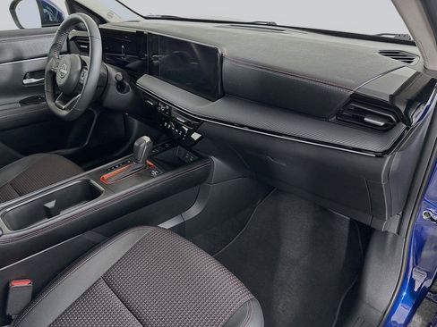 Used 2025 Nissan Kicks SR FWD image 27