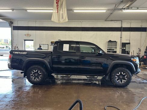 Used 2023 Toyota Tacoma TRD Off-Road AWD/4WD image 8