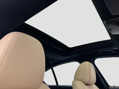 Certified 2025 BMW 330i Sedan w/ Premium Package RWD image 17