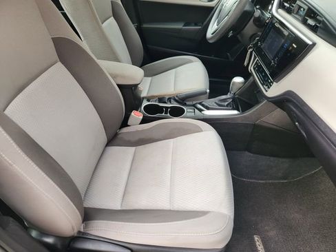 Used 2017 Toyota Corolla LE image 15