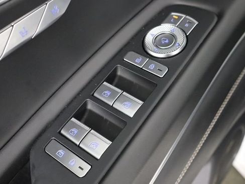 Used 2022 Genesis GV80 2.5T AWD/4WD image 19