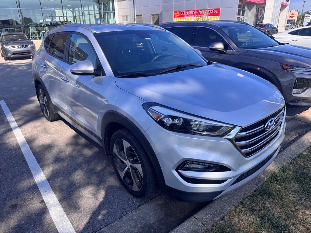 Used 2017 Hyundai Tucson Limited AWD/4WD image 2
