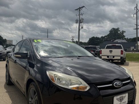 Used 2014 Ford Focus SE w/ SE Sport Package FWD image 5