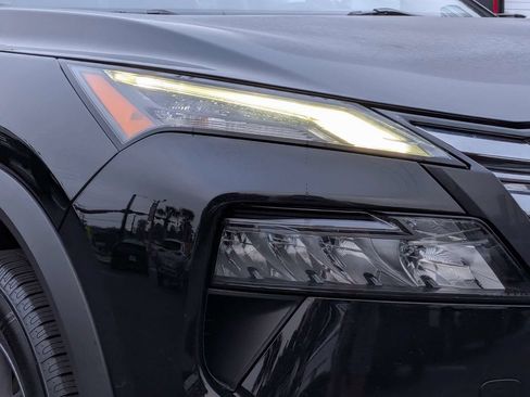 Used 2024 Nissan Rogue S FWD image 10