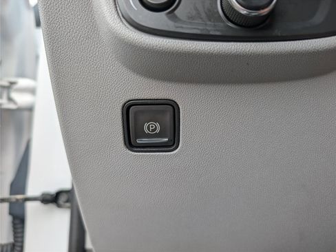 Used 2024 GMC Terrain SLE FWD image 26