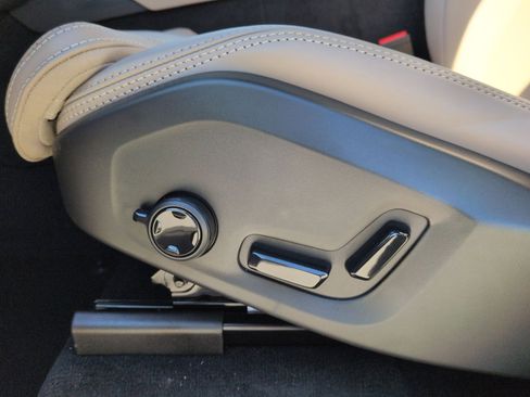 New 2026 Volvo XC90 B6 Ultra w/ Protection Package Premier image 14